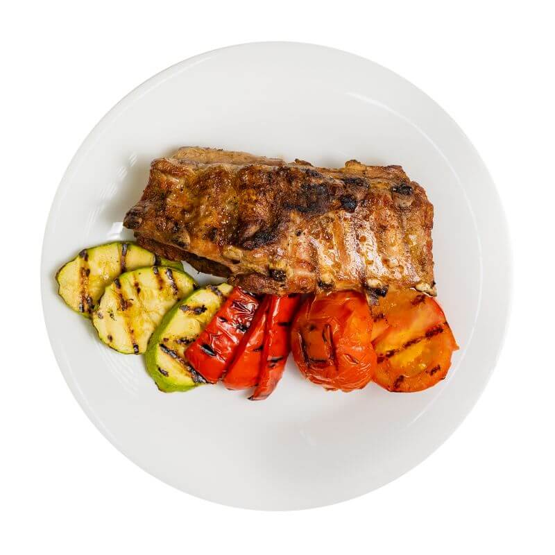 Свиные ребрышки с овощами гриль