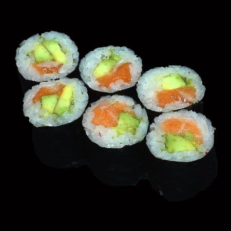 Маки лосось авокадо