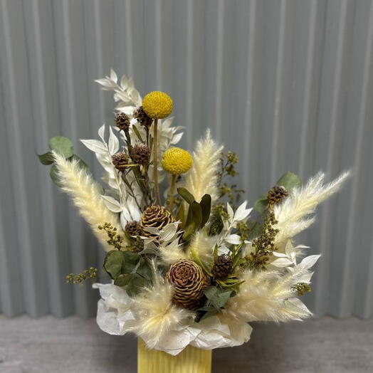 Ожидание весны. Композиция из сухоцветов