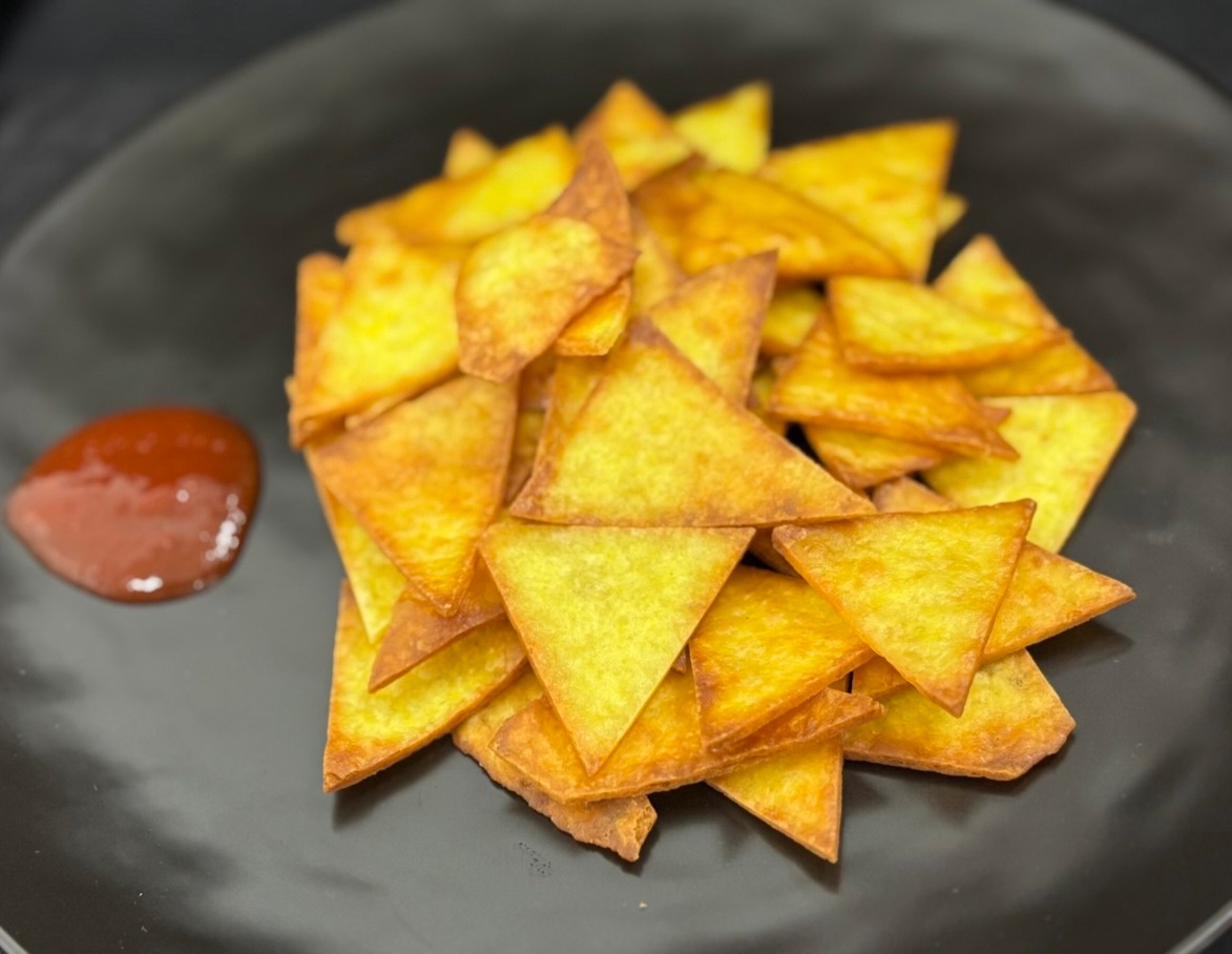 Начос с соусом император