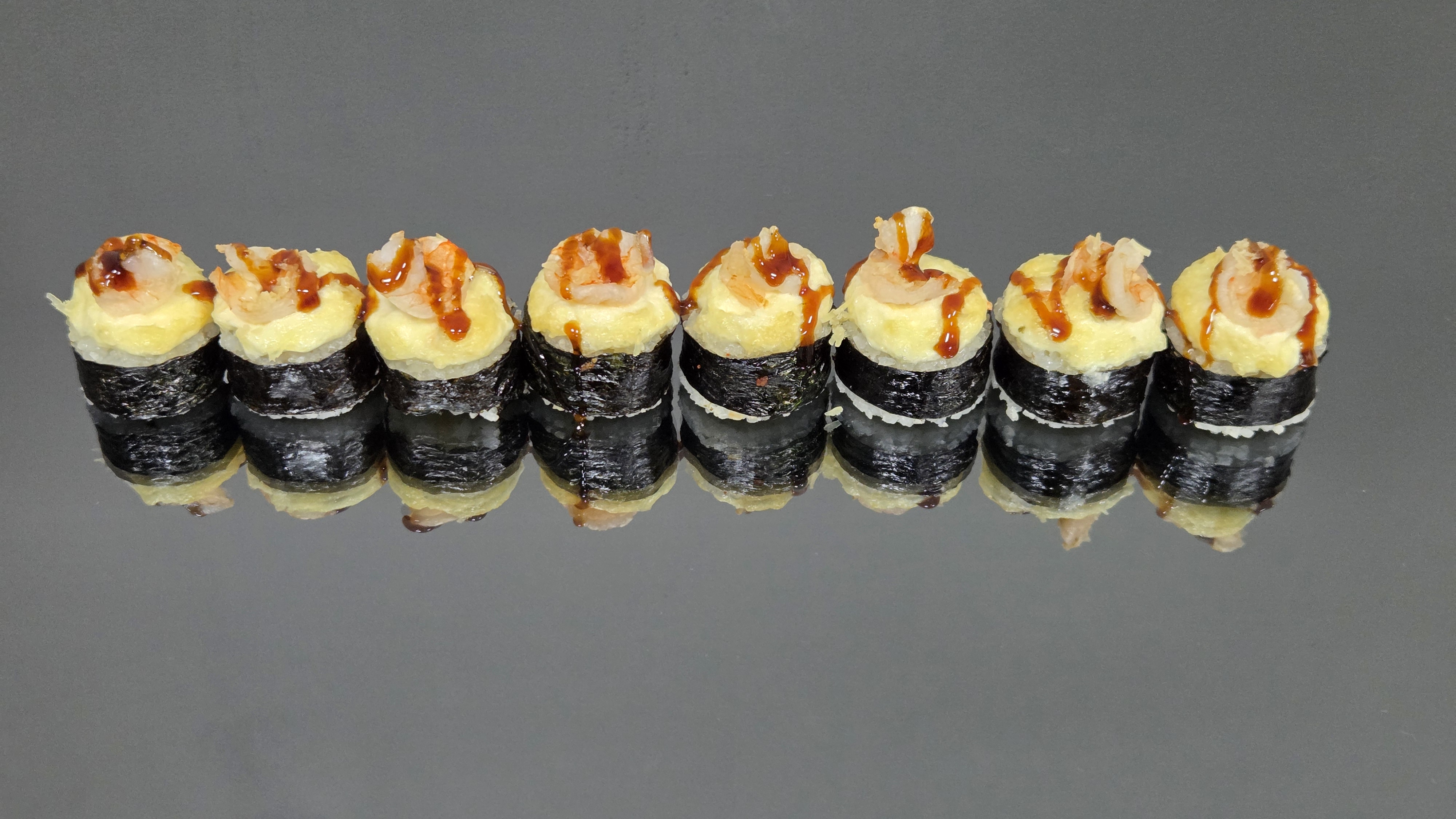 Креветки в белом соусе с пармезаном