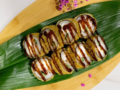 Жареный с курицей и креветкой