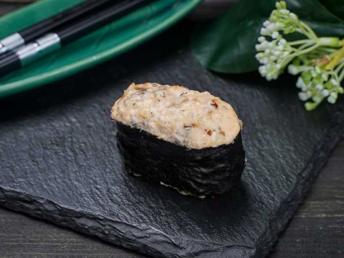 Суши "Спайс угорь"