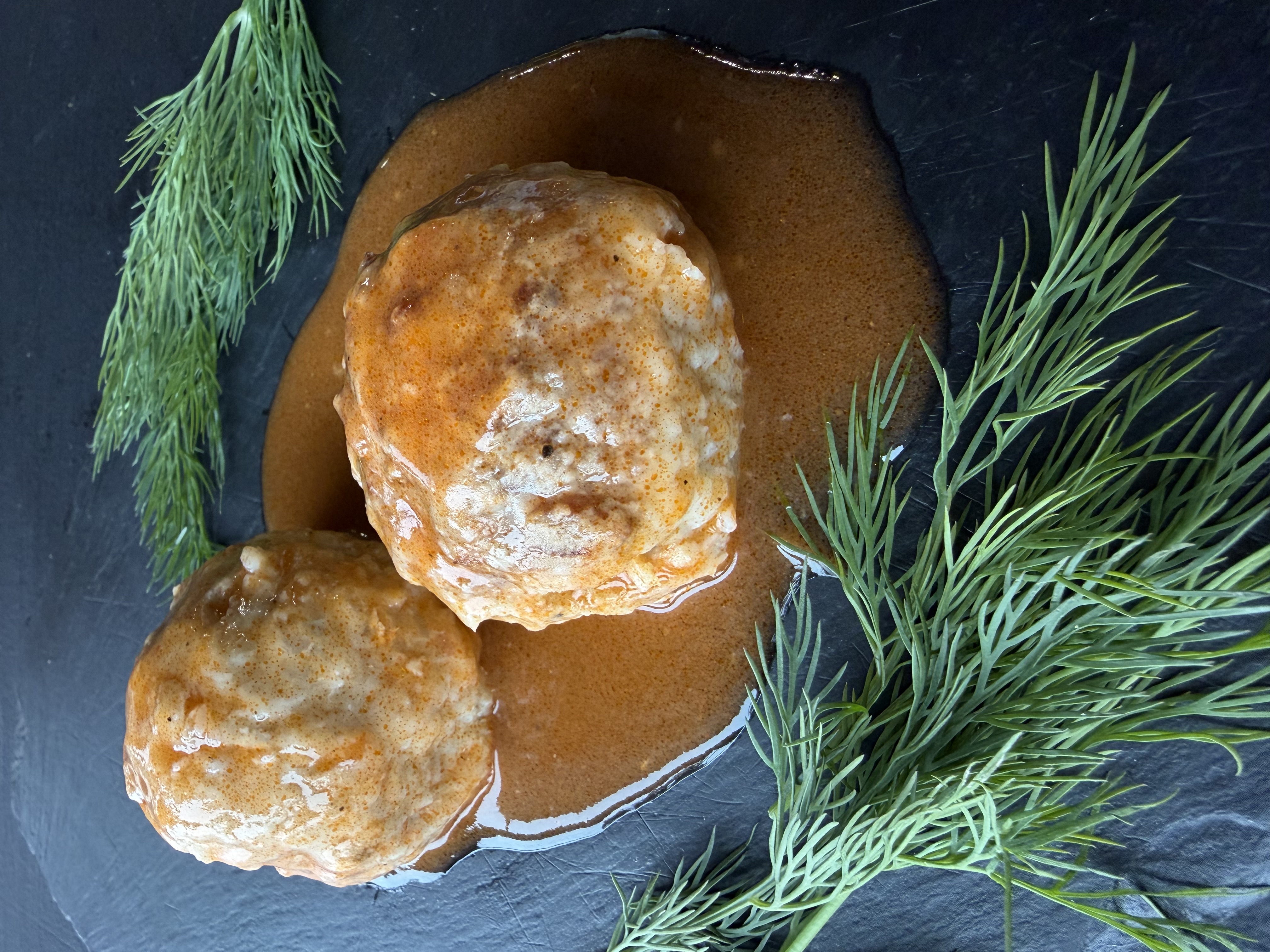 Тефтели мясные с соусом красный основной