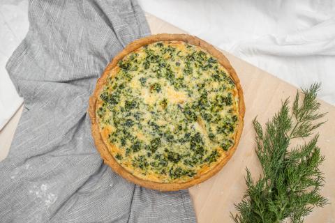 Киш с курицей и шпинатом