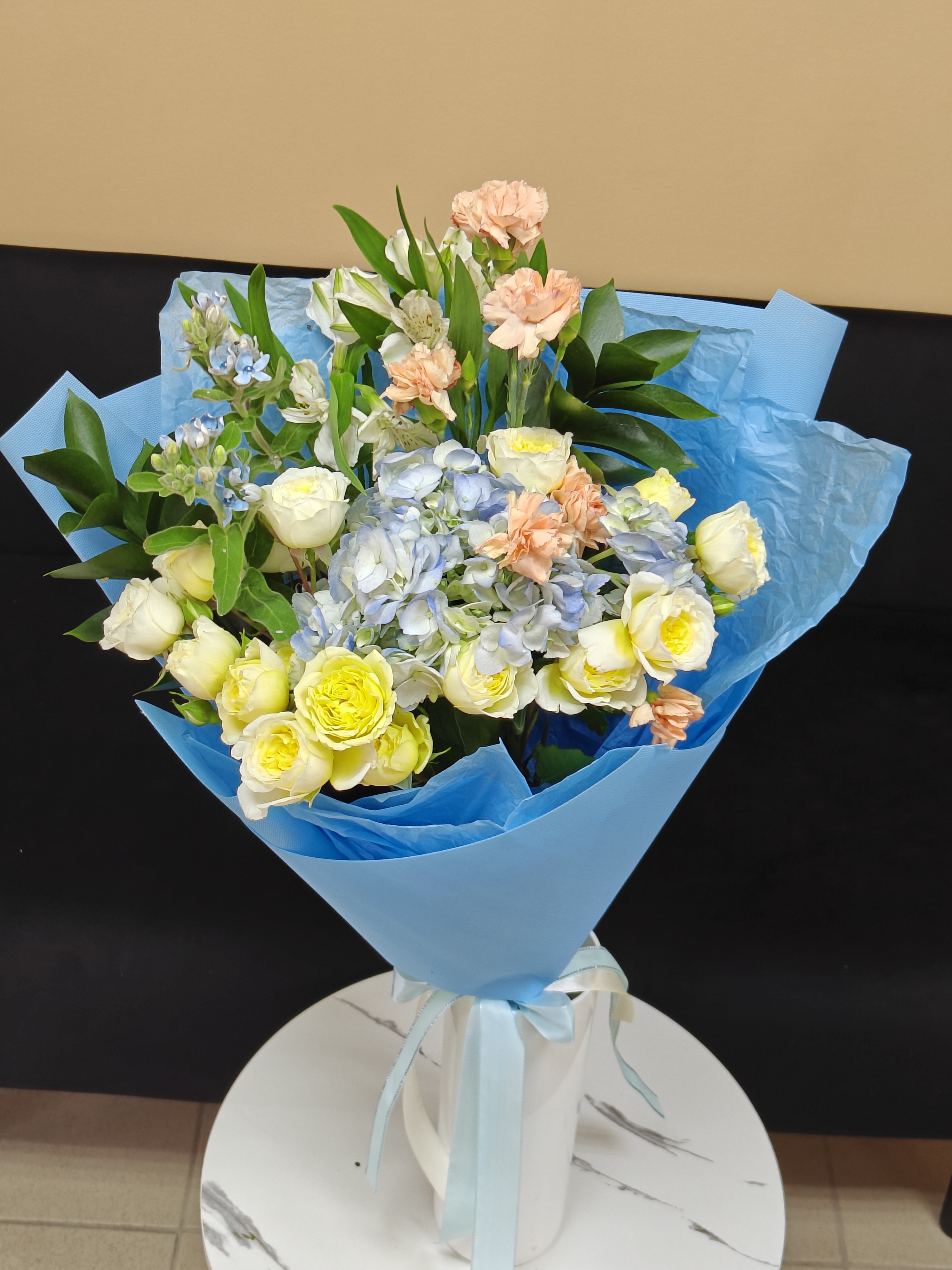 "Счастье есть"