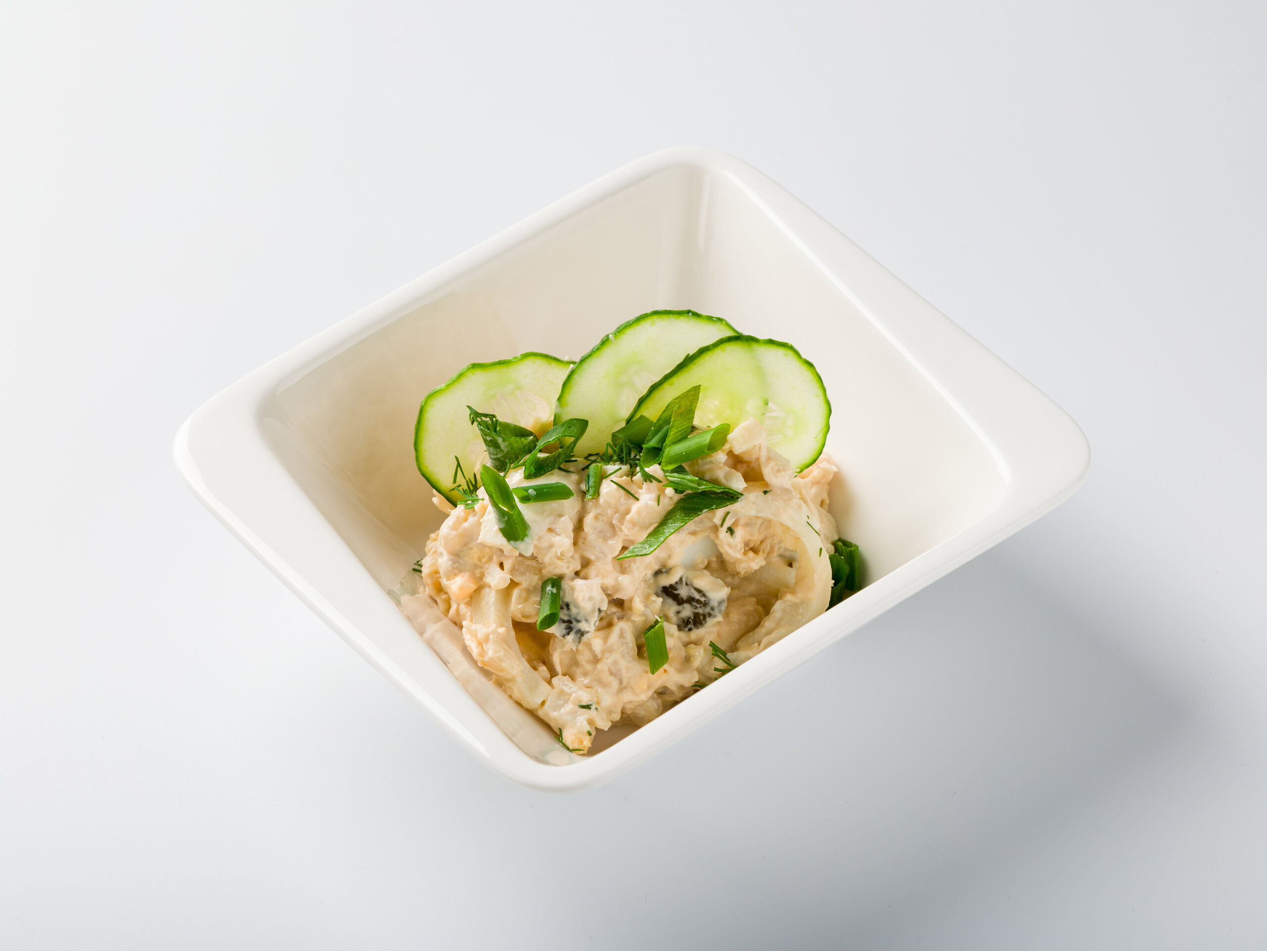 Салат с кальмаром и яйцом