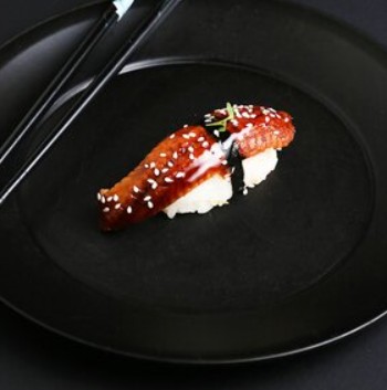 Суши с угрем