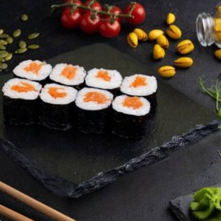 Мини-ролл с лососем