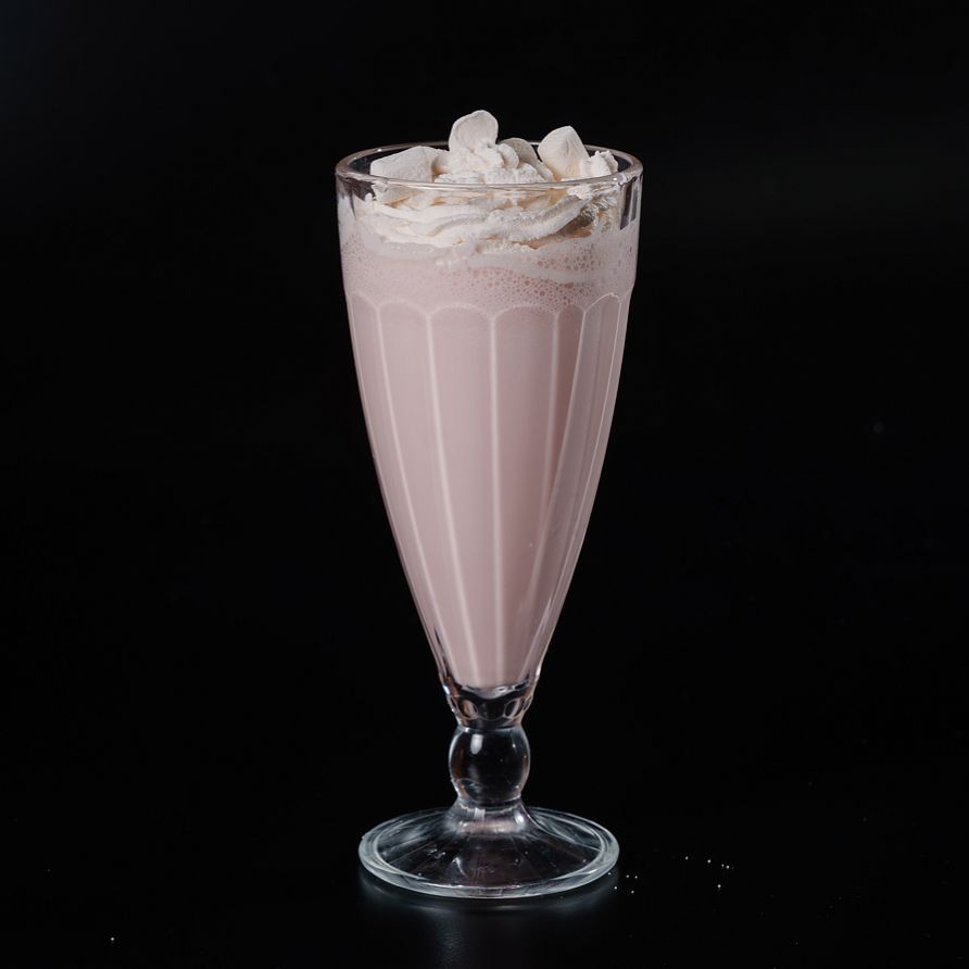 Молочный коктейль клубничный