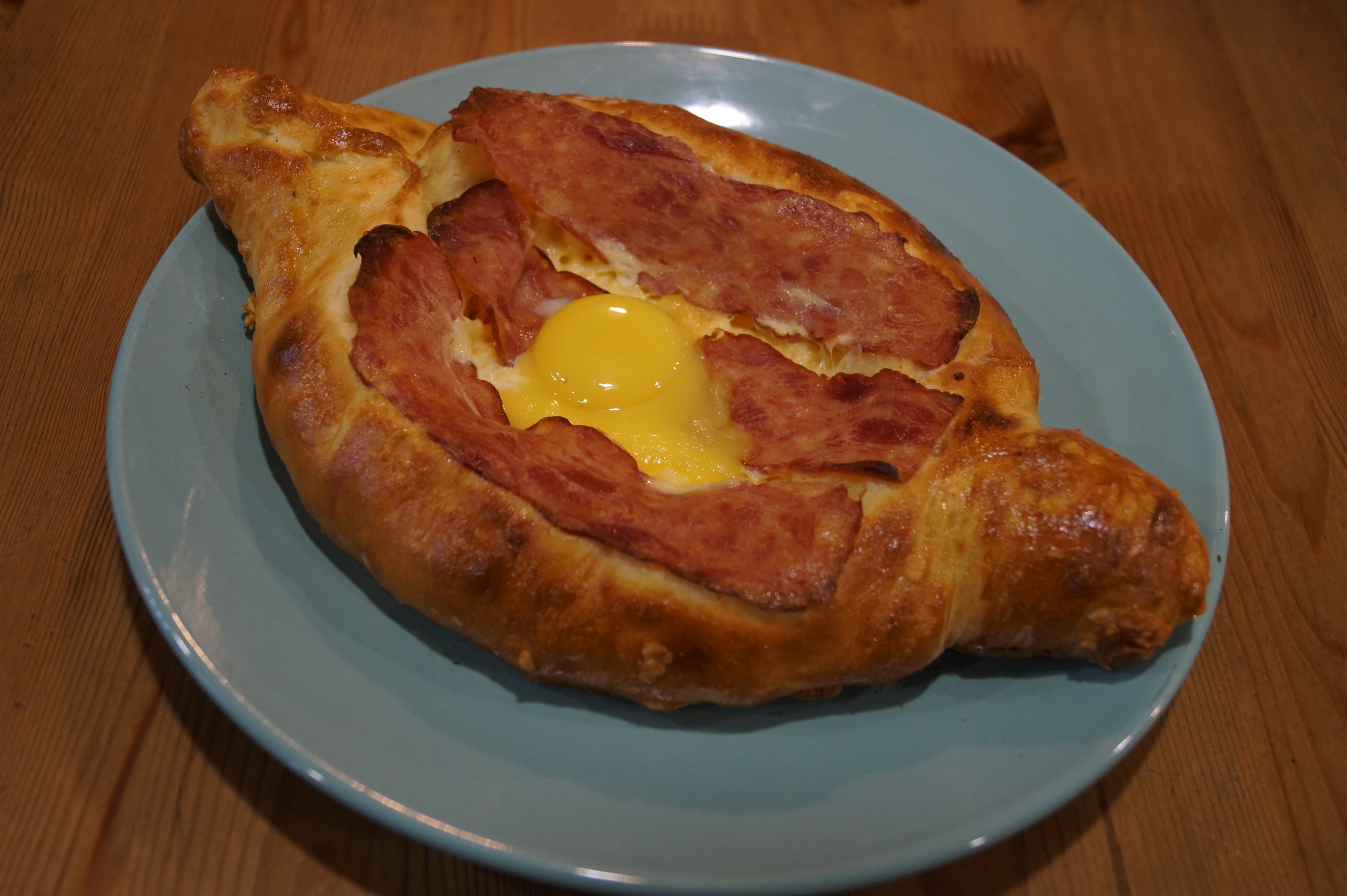 Хачапури с беконом