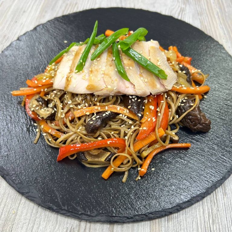 Удон с курицей