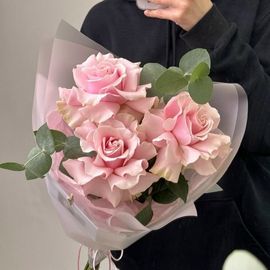 Французские розы с эвкалиптом