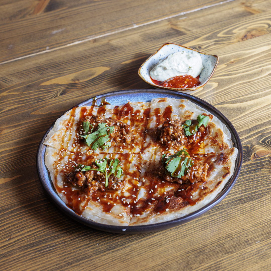 / Лепешка роти сыр карри фарш говяжий