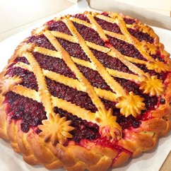 Пирог со свежей брусникой (1кг)