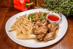 Пикантные кур. крылышки с картоф.фри