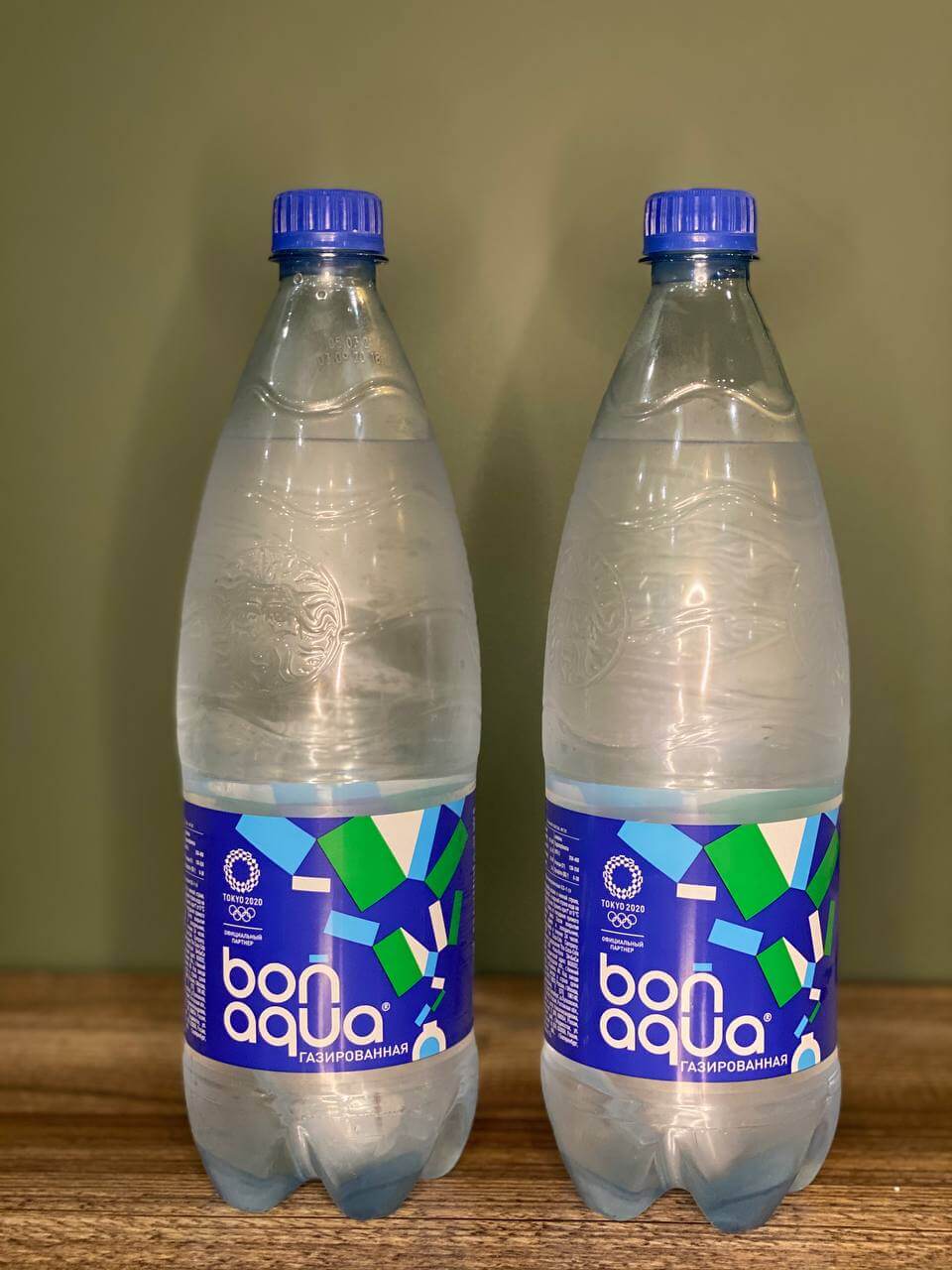 Вода с газом 1 л