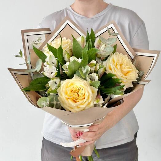 Букет "Candy" из роз, альстромерий и эвкалипта