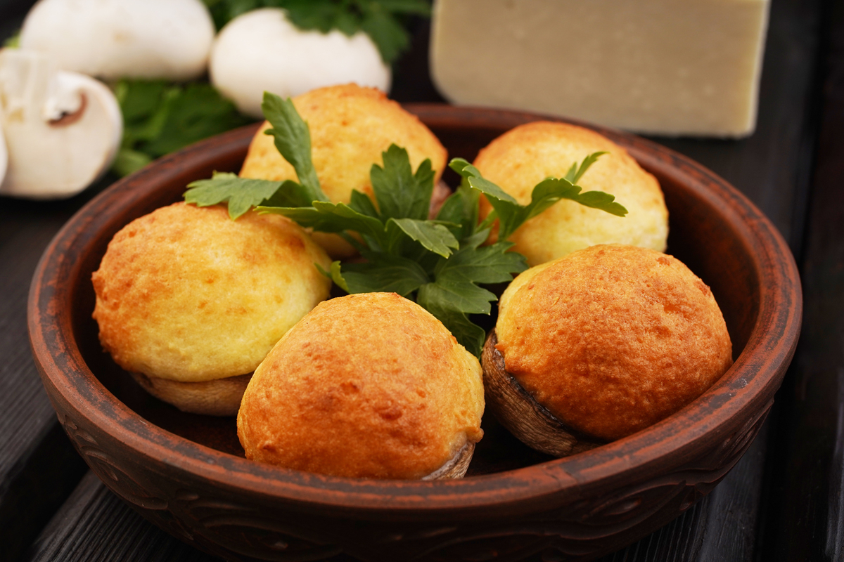 Запеченные шампиньоны с сыром