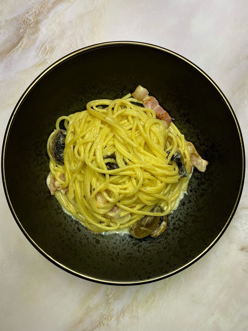 Паста с беконом и грибочками