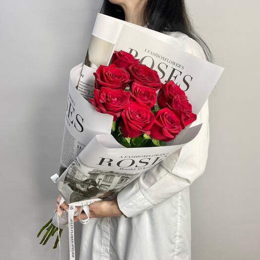 Букет 9 красных роз Ред Наоми 50см