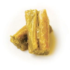 Принцесса с грецким орехом и миндалем