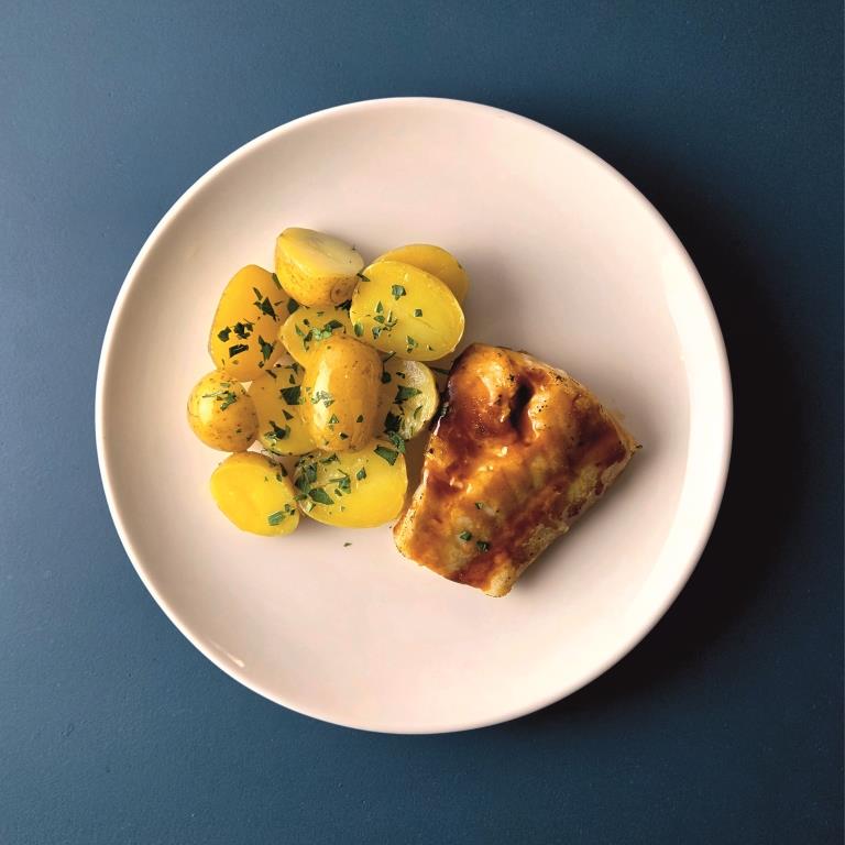 Треска в глазури с картофелем