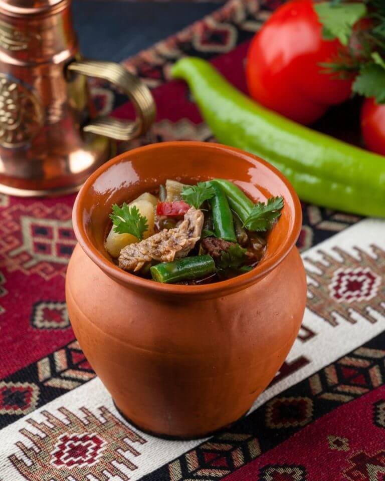Жаркое в горшочке (Чанах)