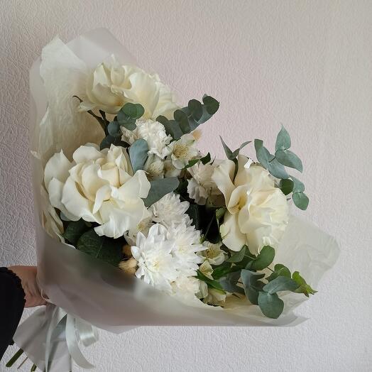 Букет "Мадам White" с французскими белыми розами