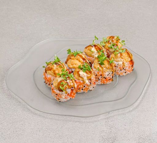 Запеченный ролл с креветкой и лососем 