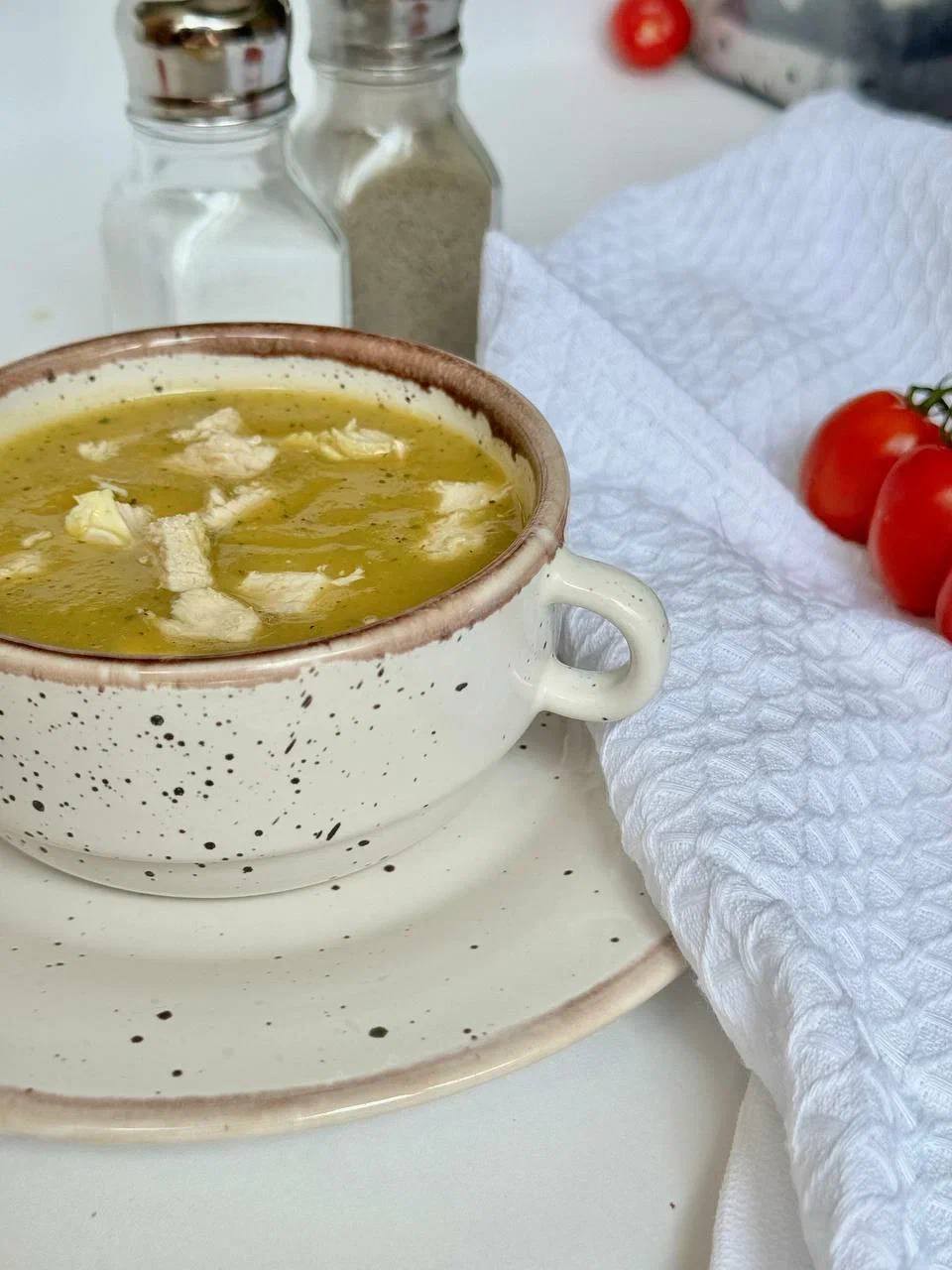 Крем-суп овощной с курицей