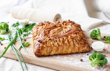 Пирог с кетой и брокколи