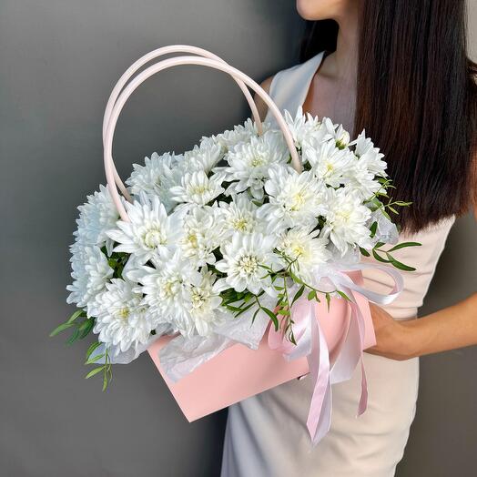 Сумочка с белой хризантемой