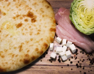 Осетинский пирог с курицей и капустой 800г