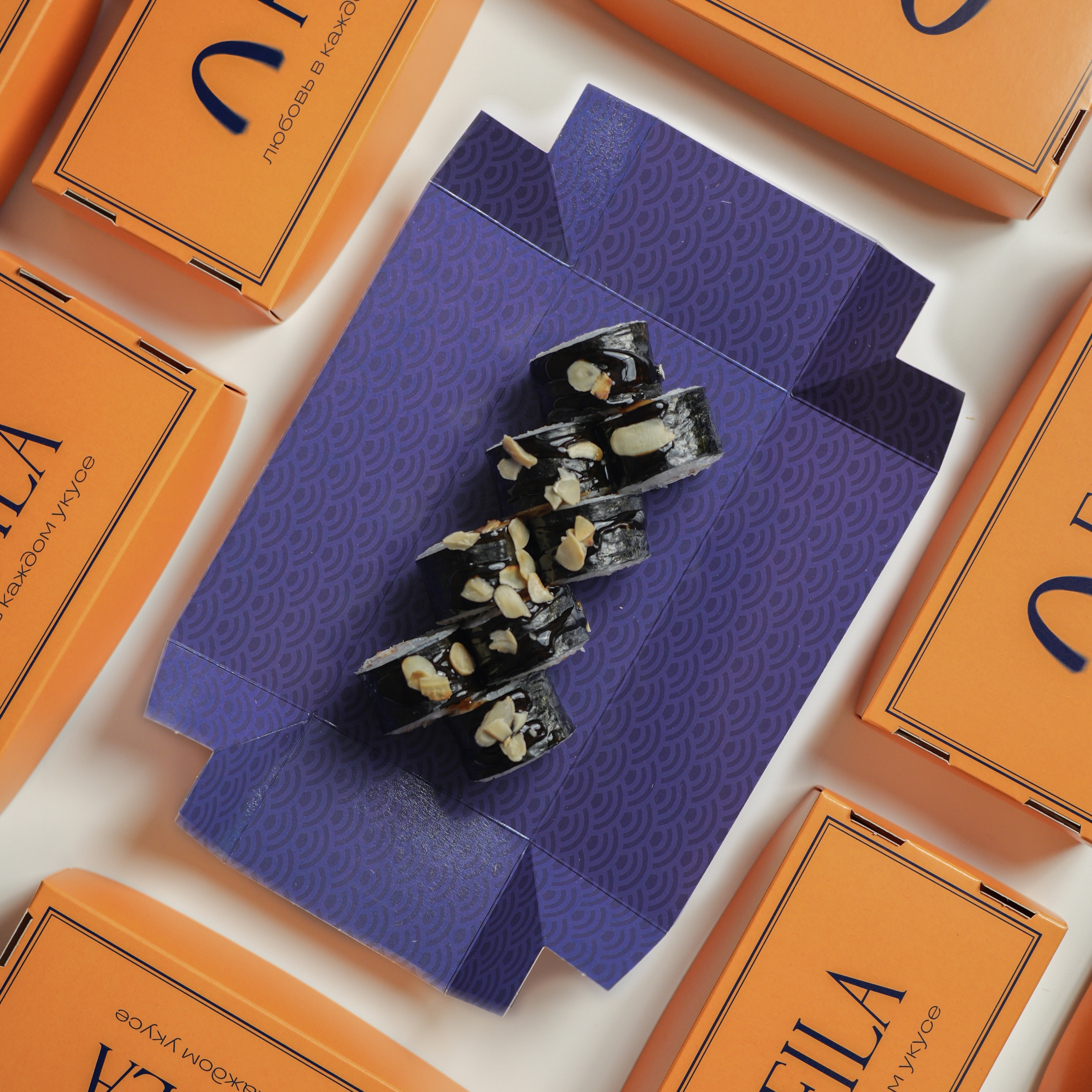 Ролл с угрём