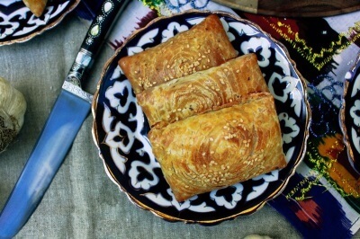 Самса слоеная с курицей