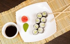 Маки с огурцом