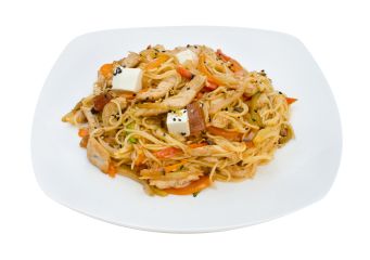 СОМЕН С КУРИЦЕЙ В КИСЛО-СЛАДКОМ СОУСЕ