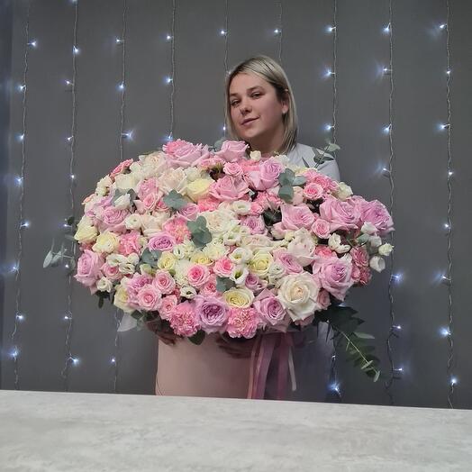 Цветы в коробке премиум микс 