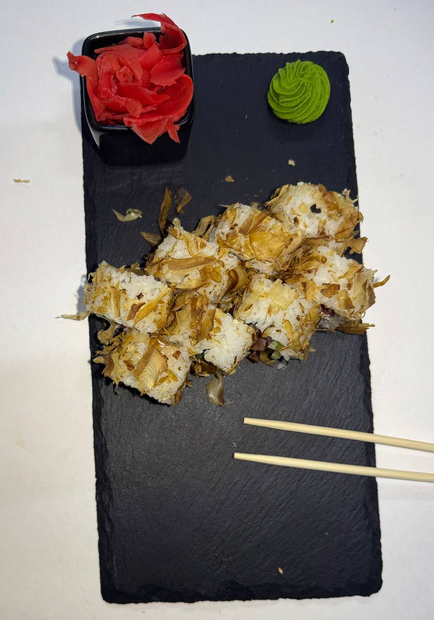 Бонито с лососем.