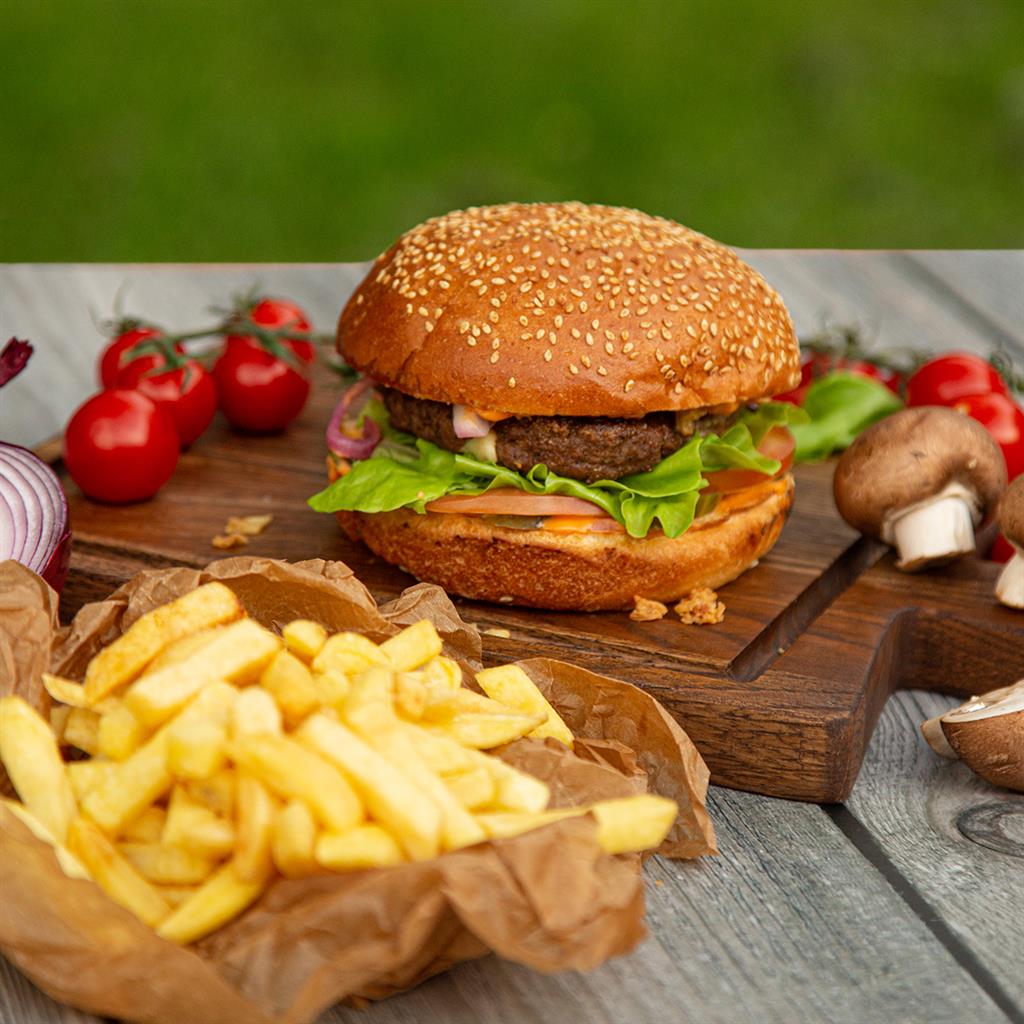 Бифбургер и фри