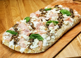Пицца Римская с грибами и ветчиной