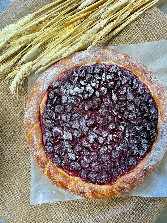 Пирог с вишней открытый, весовой