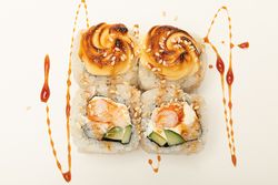 Hot roll с креветкой 4 шт