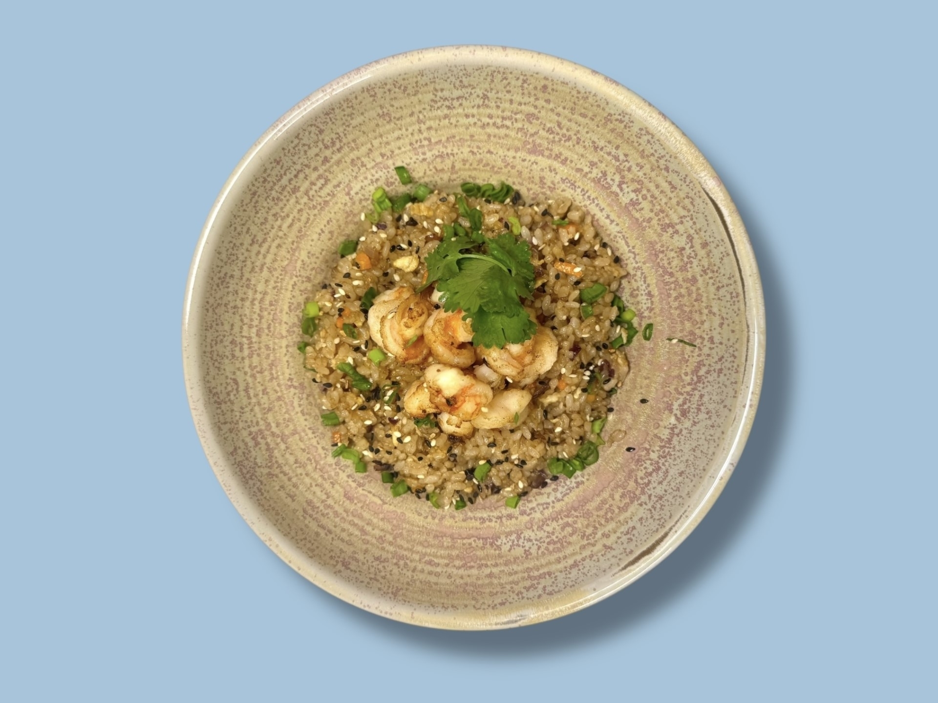 Wok чесночный рис с креветкой