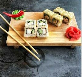 Спайс ролл с кунжутом - кальмар