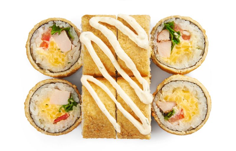 Цезарь ролл с курицей жареный