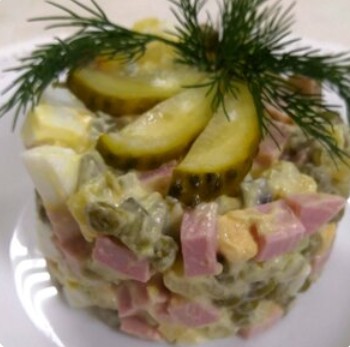 Салат столичны
