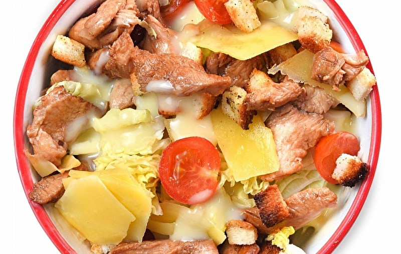 Салат цезарь с курицей