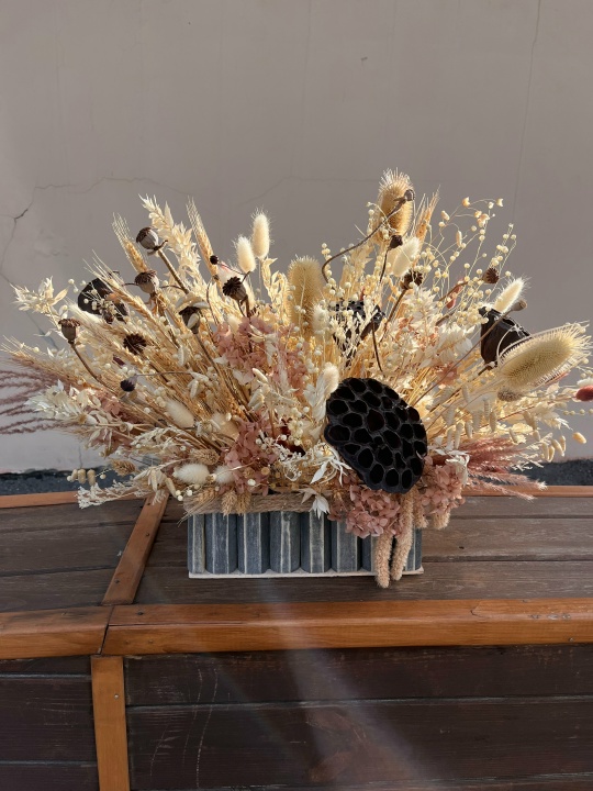 Композиция с лотосом